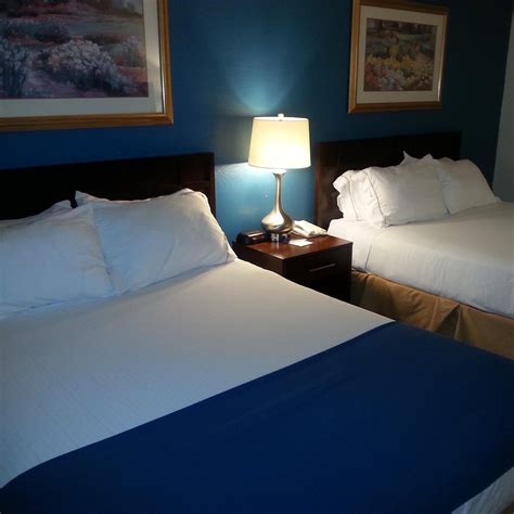 HOLIDAY INN EXPRESS PENDLETON BY IHG - Hotel Reviews, Photos, Rate ...