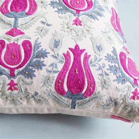 Tulip Suzani Cushion Cover (20 by 20 Inches) – Saamro