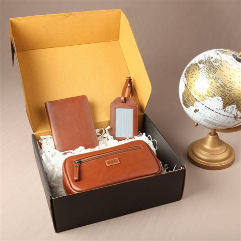 mens wallet online, best leather wallet for men, top 10 wallets in India.