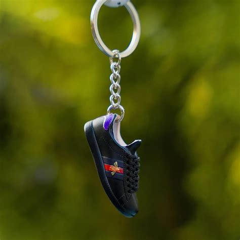 3D sneaker keychain Gucci Black – Kicks Machine