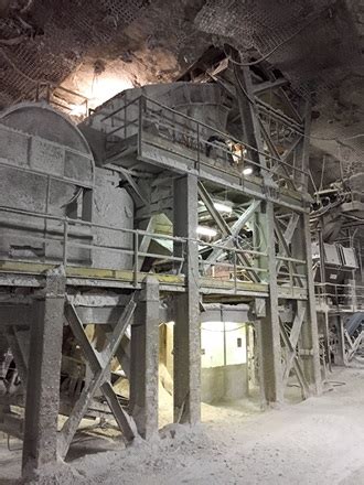 Reliable inventory management in salt storage silos thanks to 80 GHz ...