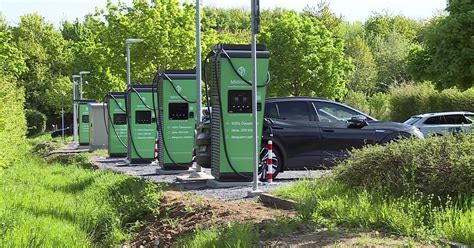 Neuer E-Ladepark bei Karlsbad | Baden TV