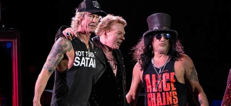 Guns N’ Roses' Ex-Manager Reveals 'Nightmare' Behavior