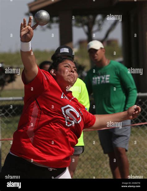 Seagrave's Sirena Minjarez competes in the Region I-2A Championship ...