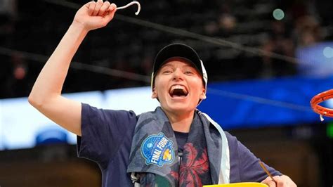 What is Azzi Fudd’s WNBA salary? Comparing her rookie salary with ...