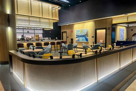 First look: Etihad quietly reopens revamped Dulles lounge ...