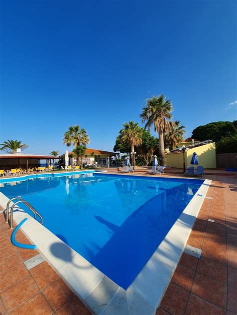 AMMES HOTEL & APARTMENTS (Svoronata) - Apartment Reviews, Photos, Rate ...