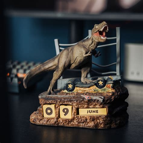 Jurassic Park - T-Rex 3D Annual Calendar | Elbenwald