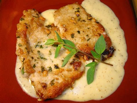 LA COCINA DEL POLLO: SAUTE PORK CHOPS WITH MUSTARD SAUCE