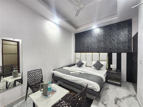 Book Cottage Yes Sir DX Hotel in New Delhi - Price, Rooms, Photos ...