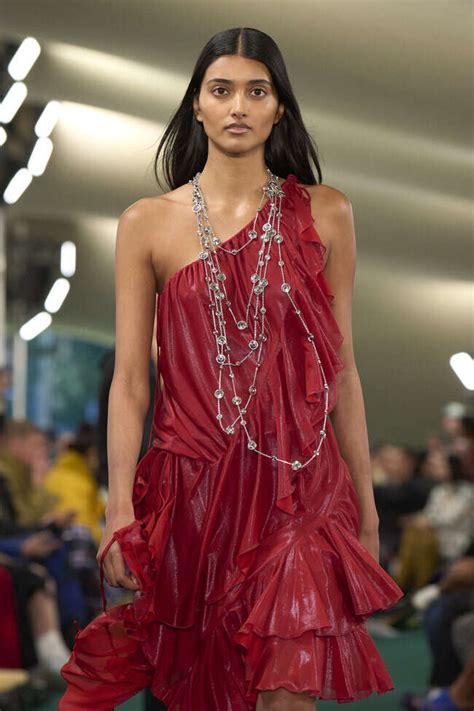 Rule Of The Extras | Grazia India