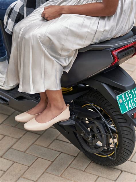 Ather Store – Smart Helmets, Accessories & Merch | Electric Scooters