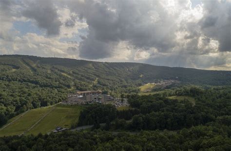 16 Top Poconos Resorts to Visit