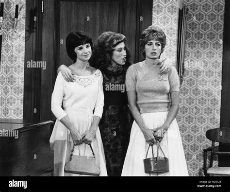 LAVERNE & SHIRLEY, from left, Cindy Williams, Carole Ita White, Penny ...