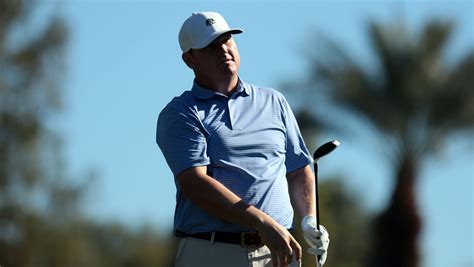 Former champ Chad Campbell in striking distance again