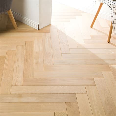 Modern Laminate Flooring Click Lock Stain Resistant Wood Laminate Plank ...