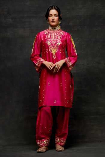 Buy Fuchsia Silk, Chanderi Embroidery, Zari Keyhole Flower Short Kurta ...