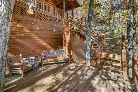 The Elk Lodge: Luxury Log Cabin at The Cinnamon Valley