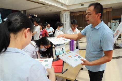“邂逅中国”来华留学生社会实践活动在贵州举行-新华网