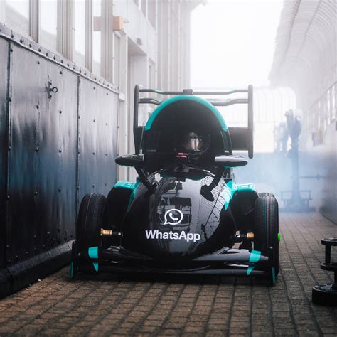 Emoji Formula Uno 🏎 Racing Car Emoji: Meaning & Usage