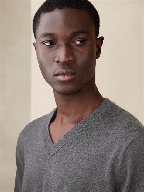 Merino V-Neck Sweater | Banana Republic