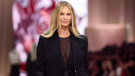 "The Body" is back! - Elle Macpherson back on the catwalk after 14 years | krone.at