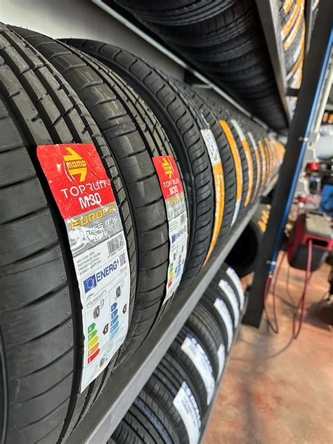 Momo Tires - Gomisteri Owen