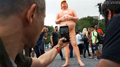 Frau Trump Desnudo