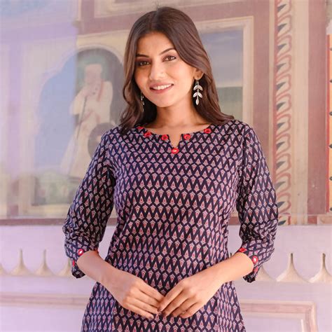 Black and Red Motif Print Mirror Work Tunic – Vivika Fashion