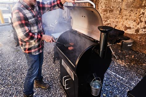 Best Smoker Grills 2013 The 7 Best Smokers Of 2025 Smoker Reviews