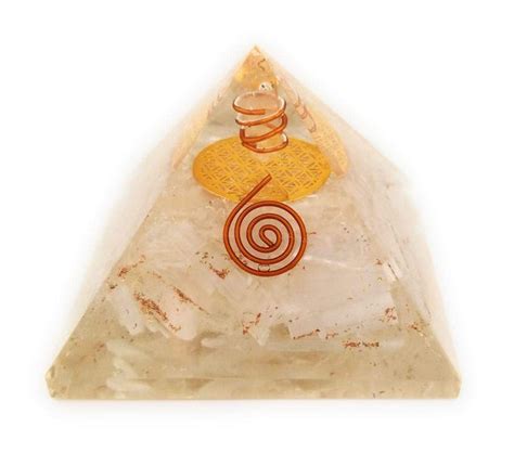 Reiki Crystal Pyramid – Whitewhale