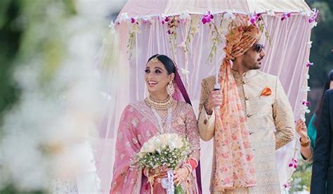 Indian Bride Entry Wedding Songs 的图像结果