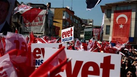 Turks vote in historic referendum on expanding President Erdogan's ...