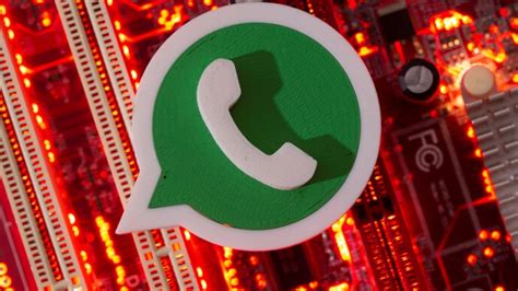 WhatsApp may soon let Android users forward stickers quickly