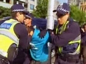 Police strike on Occupy Melbourne camp - India Today