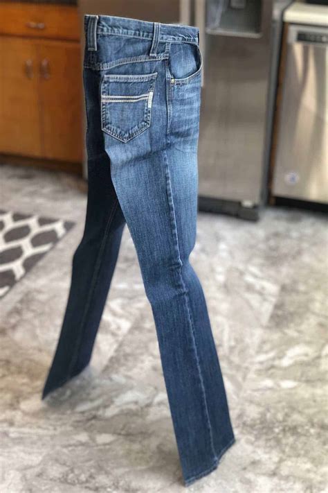 3 Methods to Starch Jeans: You Shouldn’t Miss