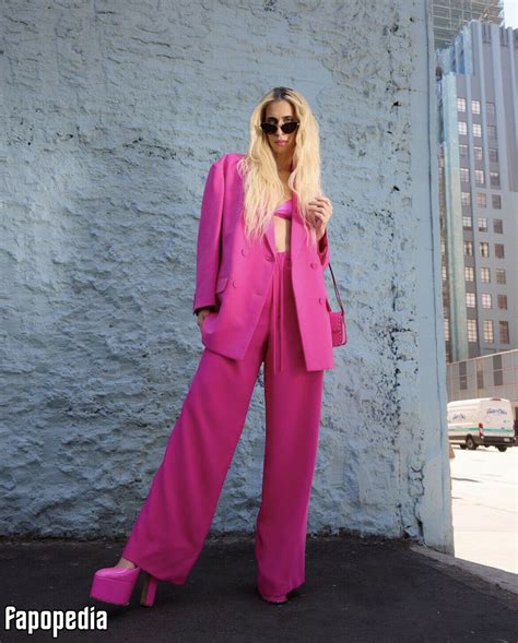 Hila Klein Nude OnlyFans Leaks - Photo #870401 - Fapopedia