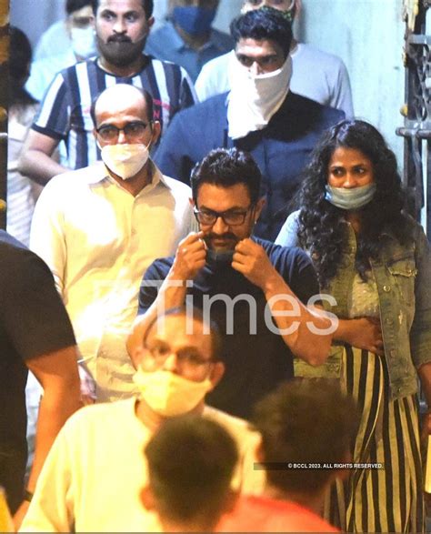 ETimes Exclusive! Aamir Khan gets spotted in the city as he meets his ...