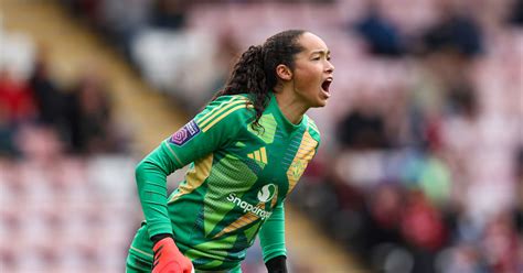 Phallon Tulllis-Joyce: Diving into the mix to be the USWNT’s next no.1