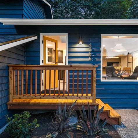 15 Dark Blue House With Cedar Trim Ideas That Are Sleek & Stylish ...