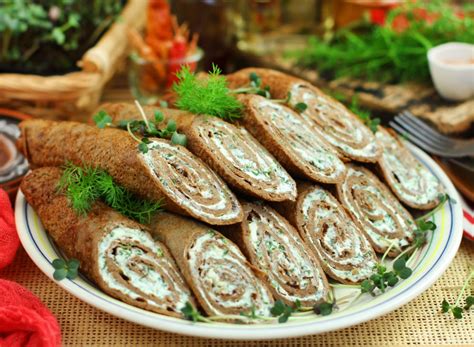 Закуски из блинов рецепты с фото: 3 лучших начинки » Вкусно и просто ...