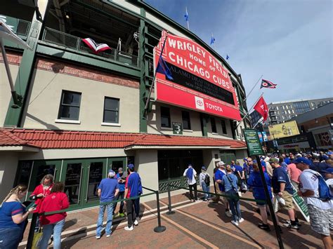 The Coolest Seats in Baseball? 1914 Club at Wrigley Field review ...