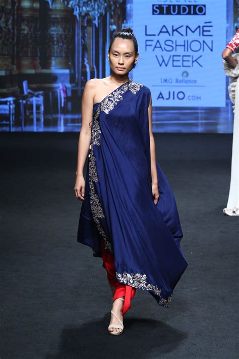 Jayanti Reddy at Lakmé Fashion Week Summer/Resort 2017 | Vogue India