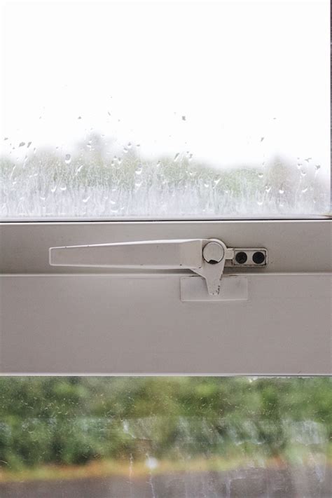 REPLACEMENT WINDOW LOCKS - Glazing Repair London
