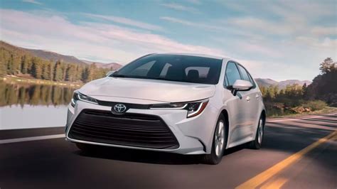 2023 Toyota Corolla LE vs 2023 Toyota Corolla SE Comparison