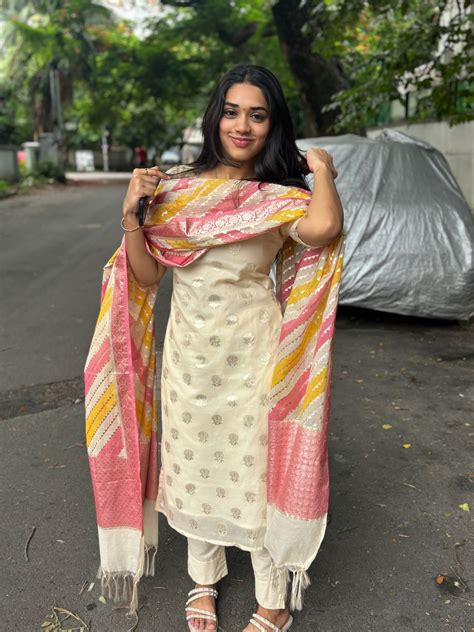 ONAM RADIANCE – efwbyfathimastore