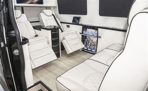 24+ Top Terbaru Interior Mobil Van