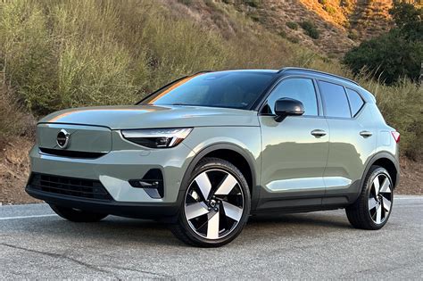 2023 Volvo XC40 Recharge Review and Test Drive | Capital One Auto Navigator