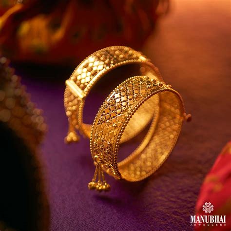 Buy Gold Bangle Online | Gold Bangle by Manubhai.
