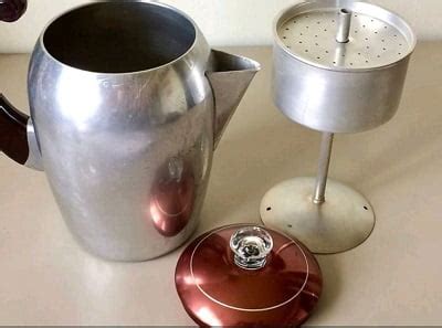 How To Use A Percolator (Tips For Making Good Coffee!)